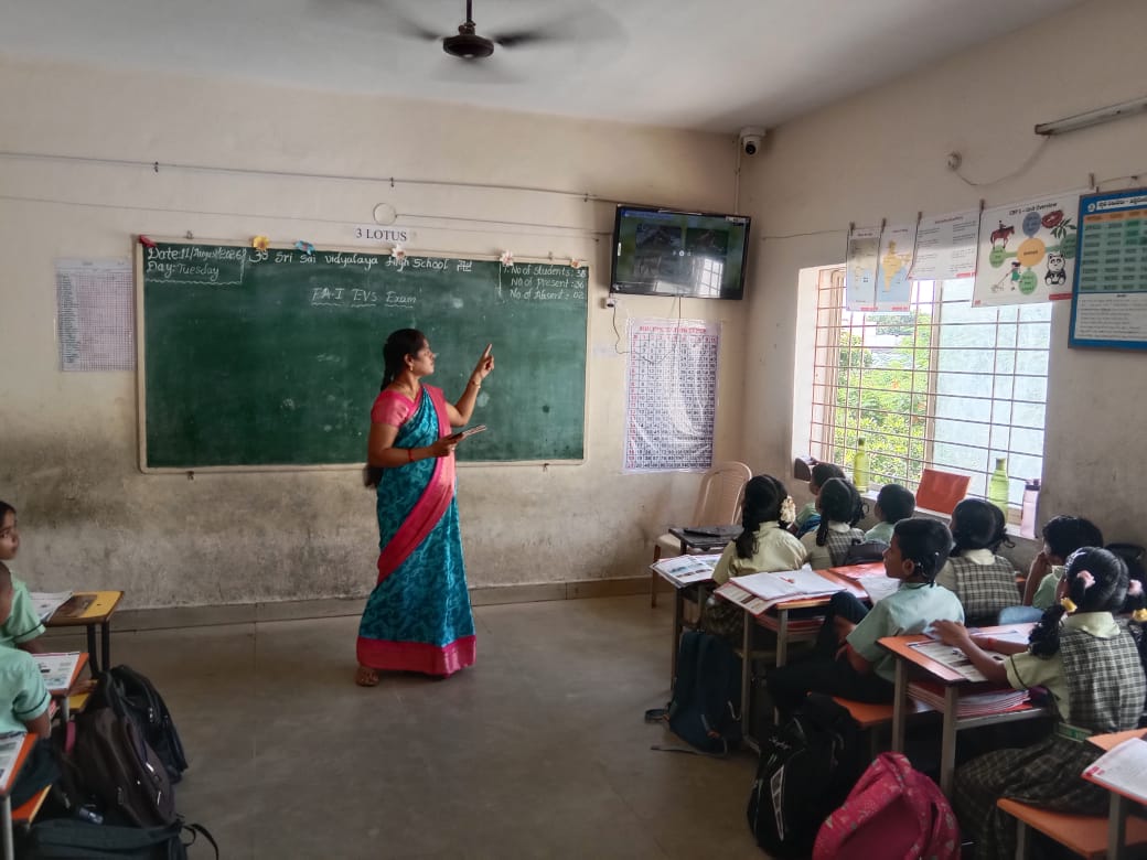 Primary Class EVS Instruction at Srisai Vidyalaya