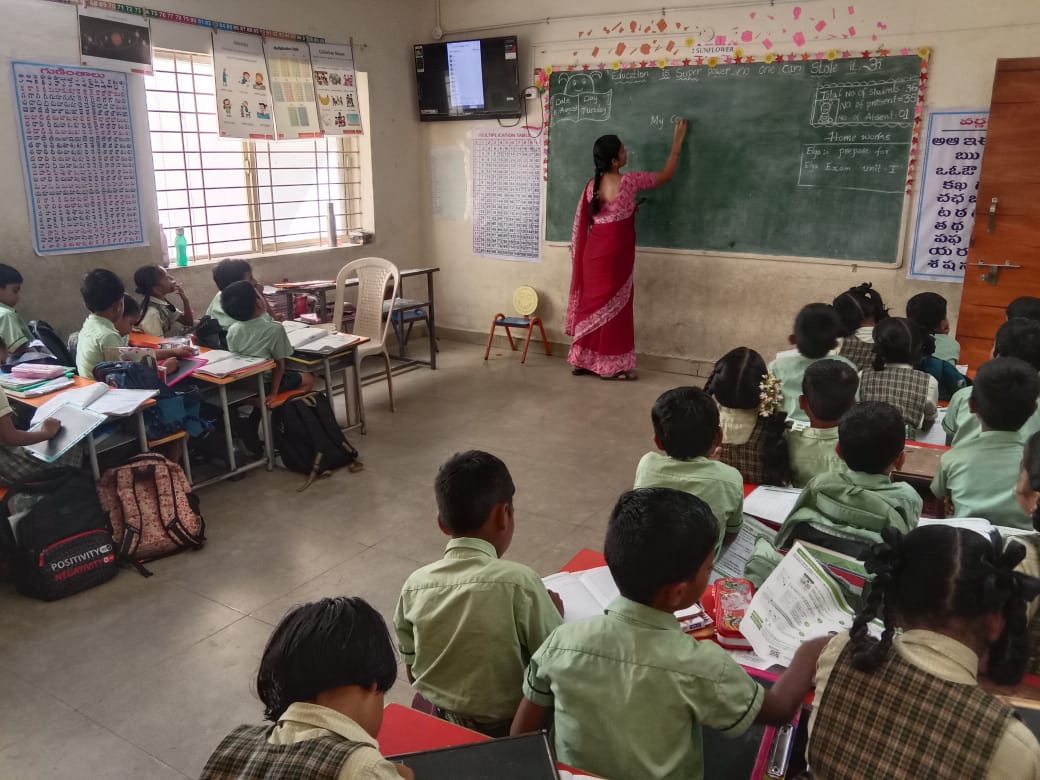 Active Classroom Instruction and Assignments at Srisai Vidyalaya